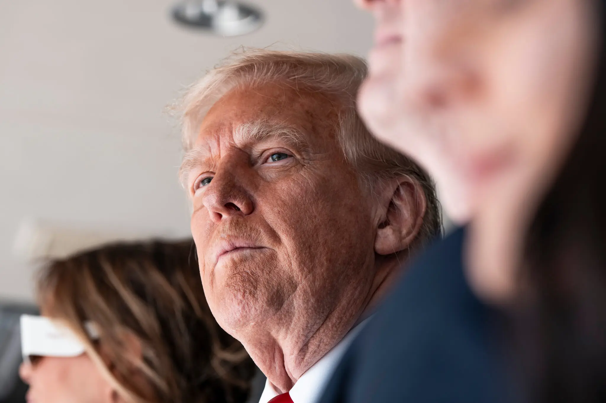 Дональд Трамп попередив Медведєва про «небезпечну територію»: словесна ескалація між США та Росією загострюється